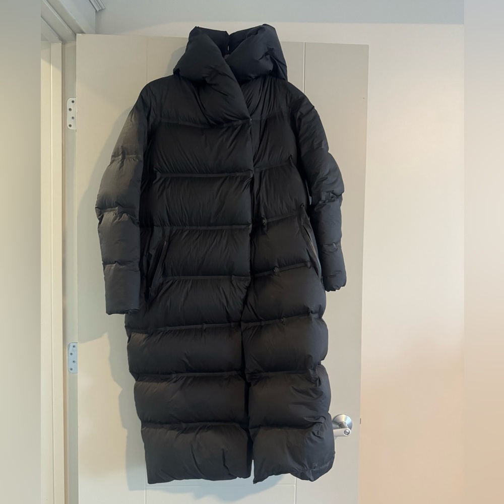 Lululemon Wunder Down Long Black Puffer Coat size Med